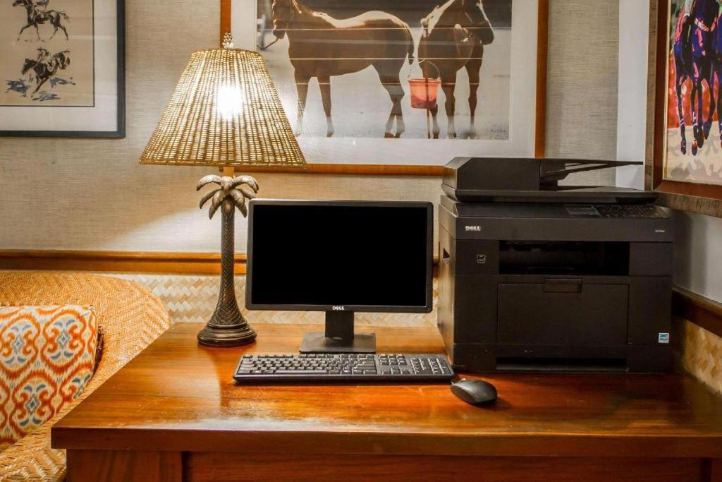 Hotel Equus Honolulu Zewnętrze zdjęcie