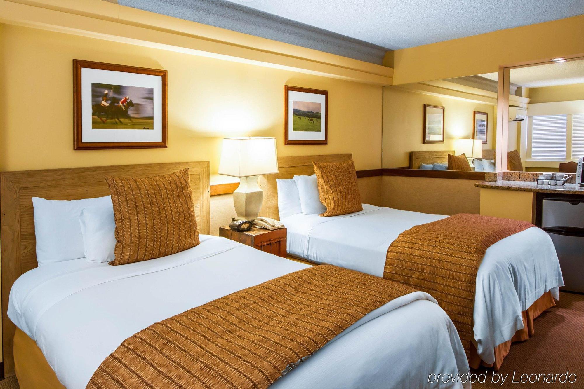 Hotel Equus Honolulu Zewnętrze zdjęcie