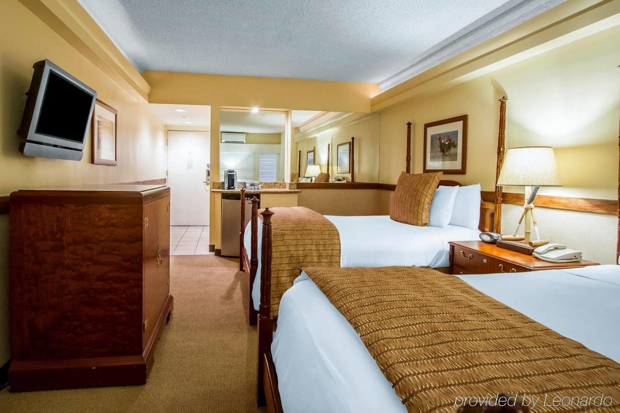 Hotel Equus Honolulu Zewnętrze zdjęcie