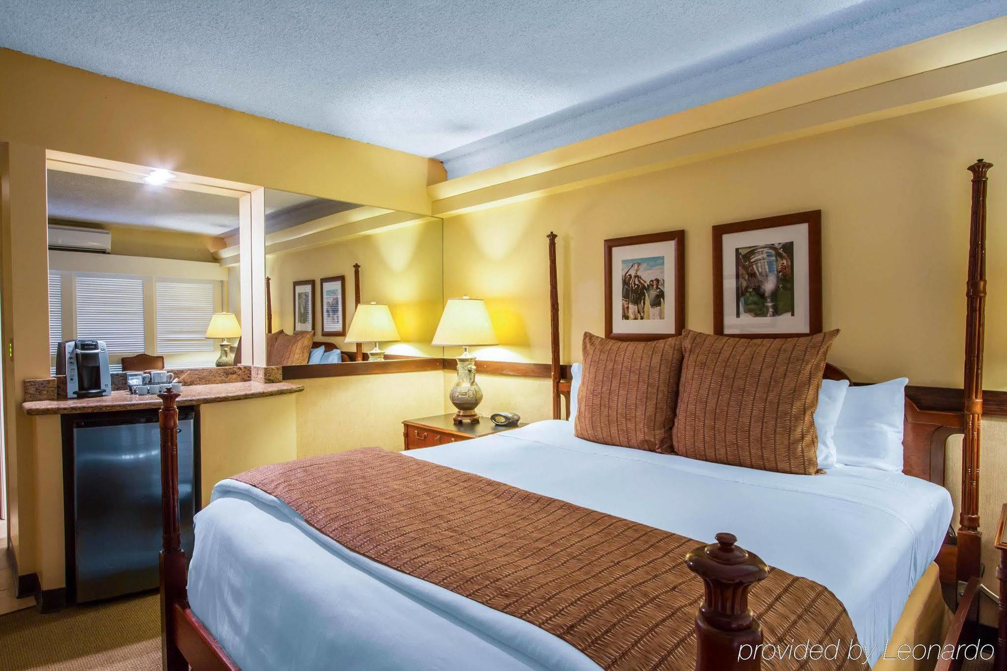 Hotel Equus Honolulu Zewnętrze zdjęcie