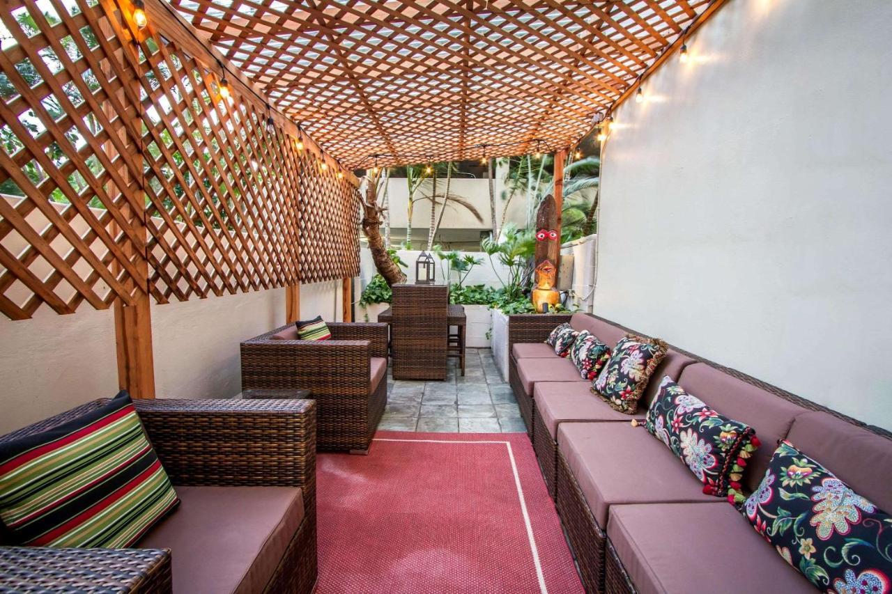 Hotel Equus Honolulu Zewnętrze zdjęcie